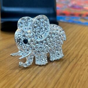 Sparkling Silver Elephant car air freshener clicks into vents